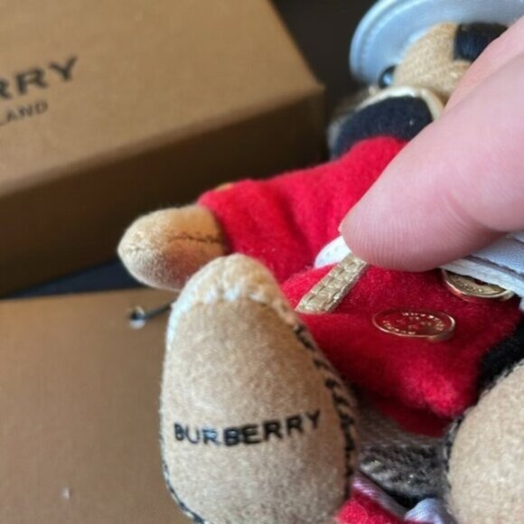 BURBERRY Bear 🐻 guardsman 💂‍♂️ keychain purse charm - Picture 2 of 6